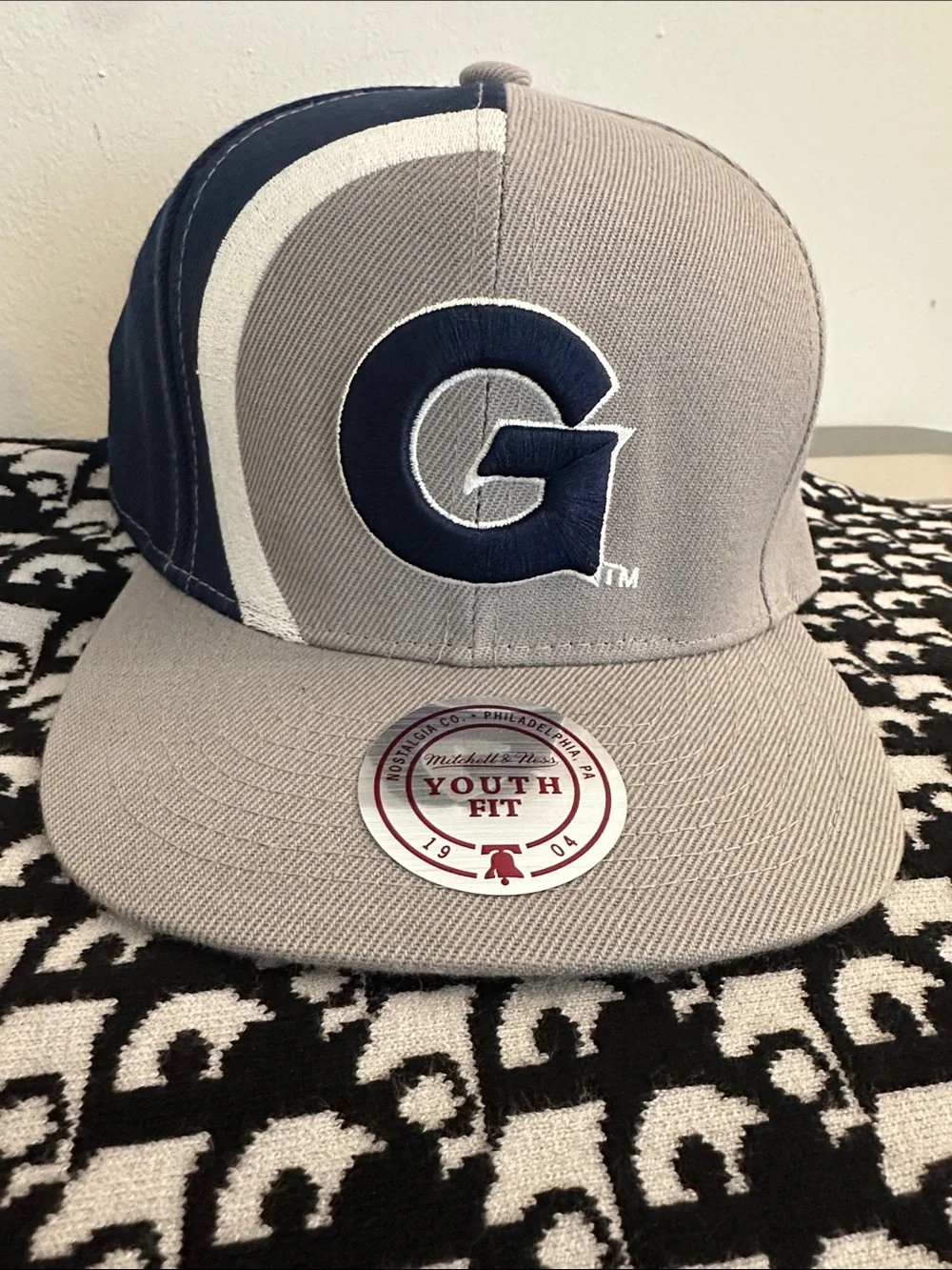 Youth Gray/Navy Georgetown Hoyas Split Snapback Hat